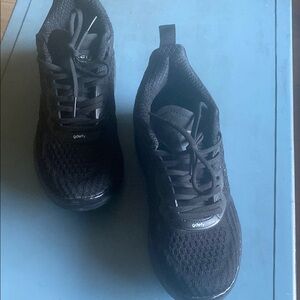 Black Athletic Running Shoes with Breathable Mesh